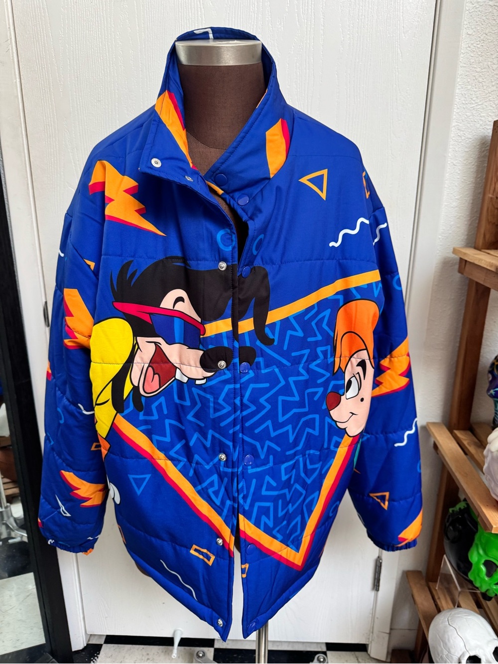 Box lunch Goofy Max puffer jacket